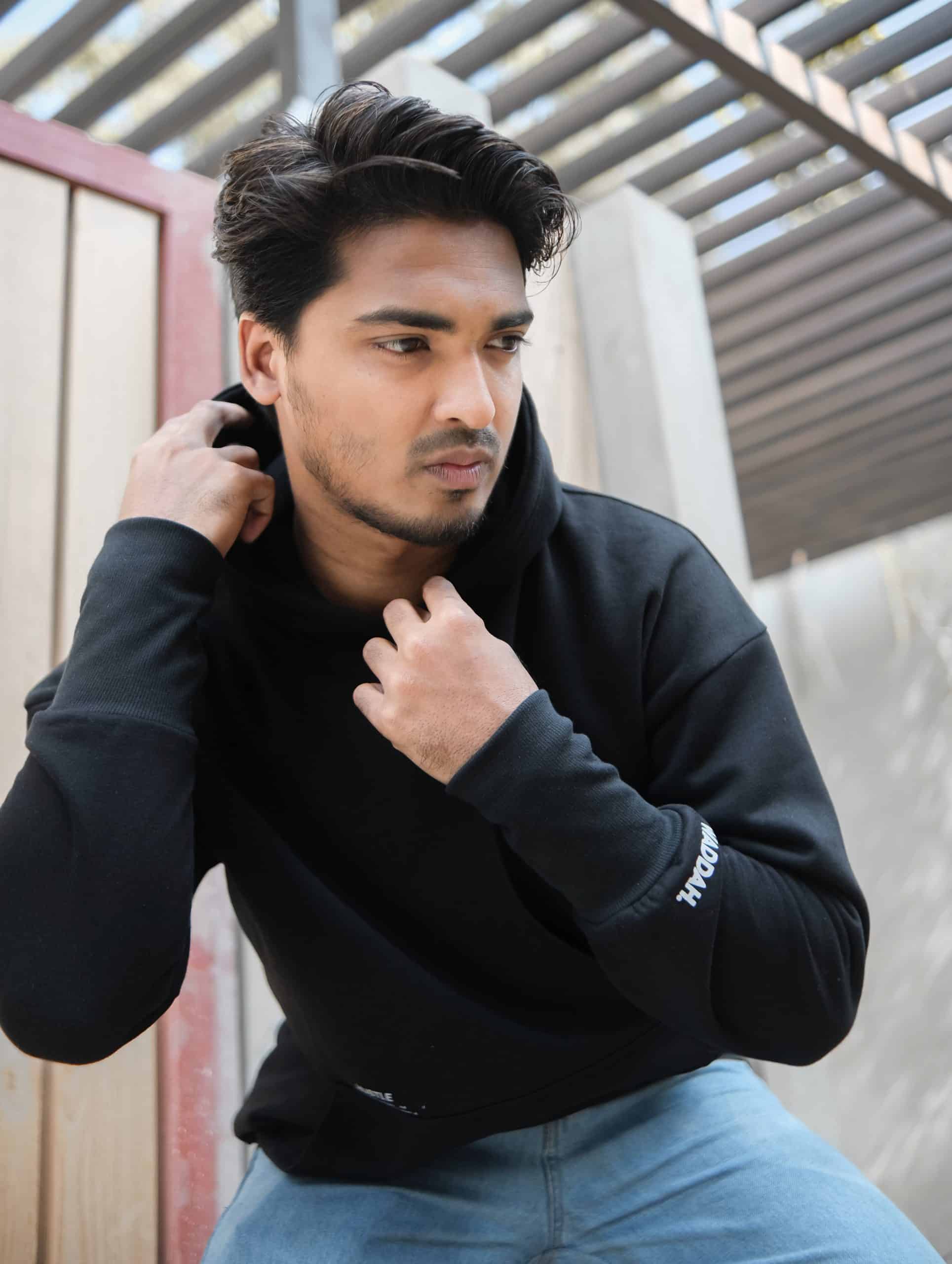 Thumbhole Hoodie(Black) - Image 2