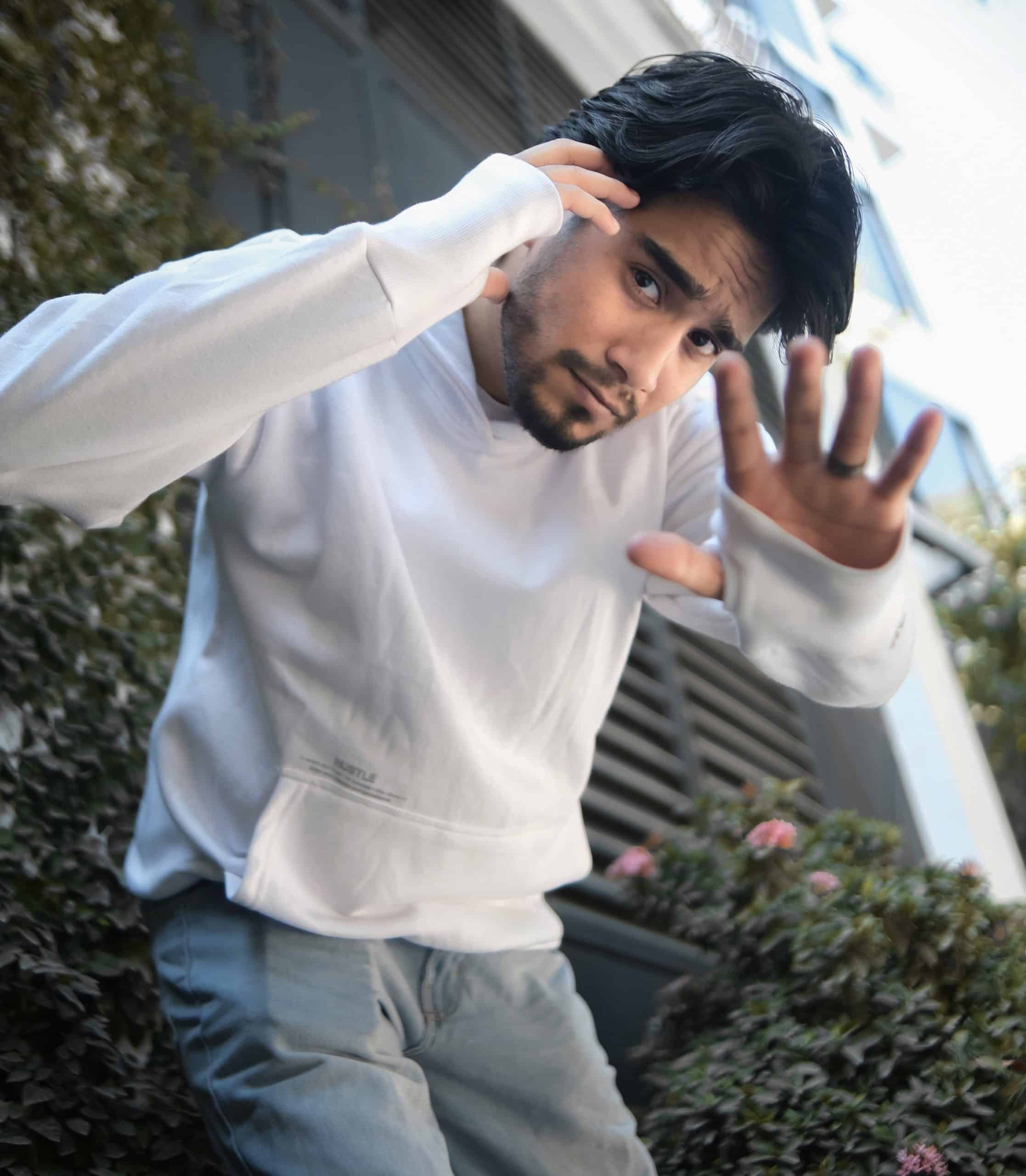 Thumbhole Hoodie(White) - Image 2