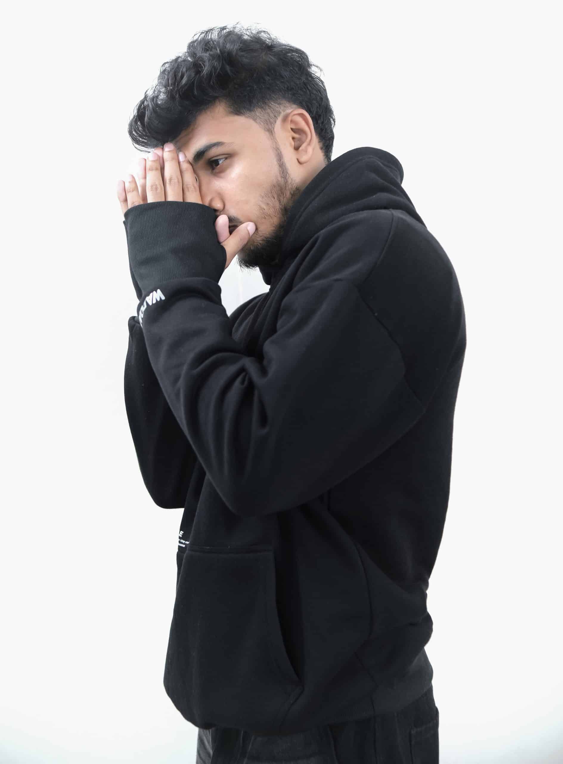Thumbhole Hoodie(Black) - Image 3