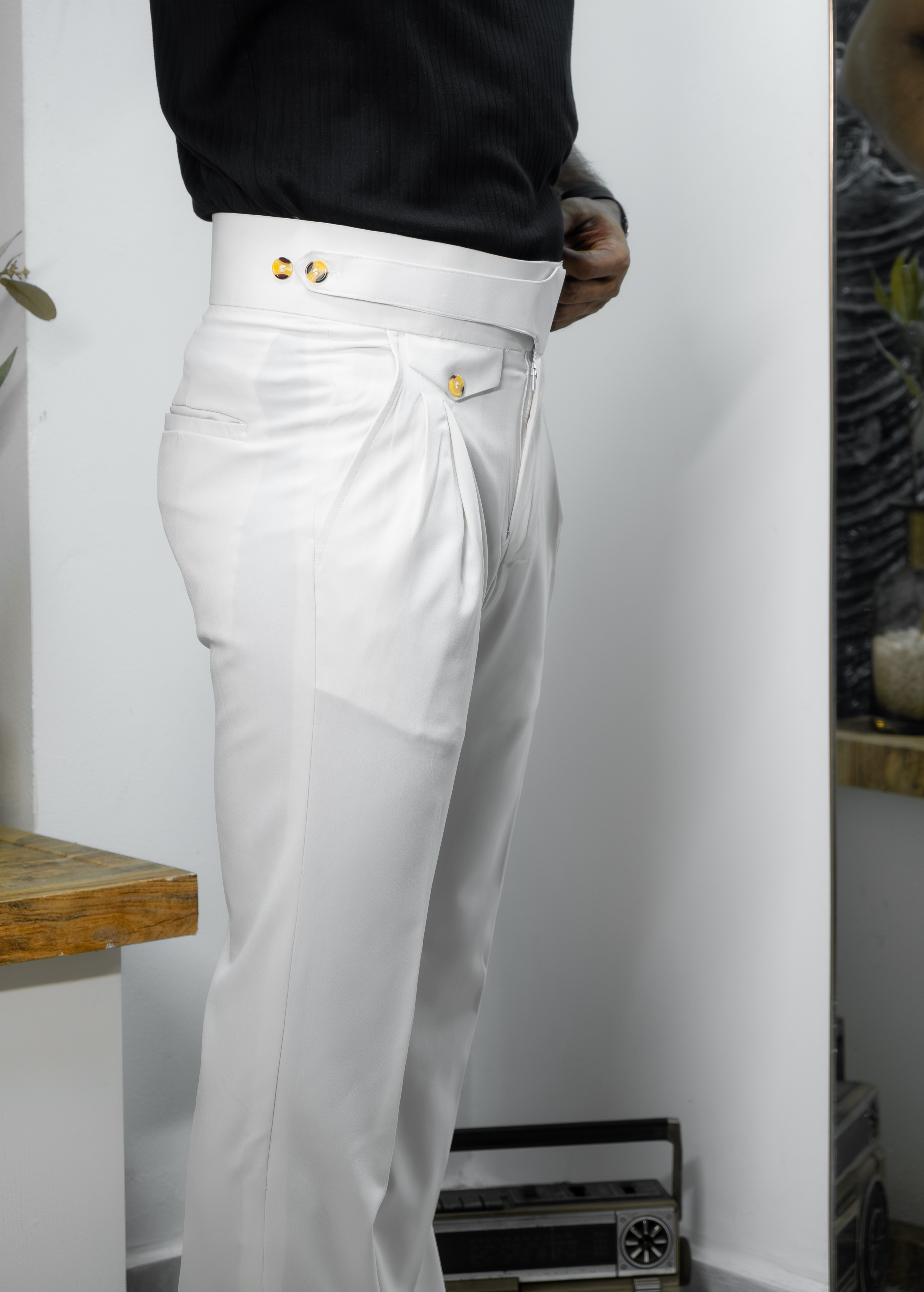 Off White Flared Bootcut - Image 4